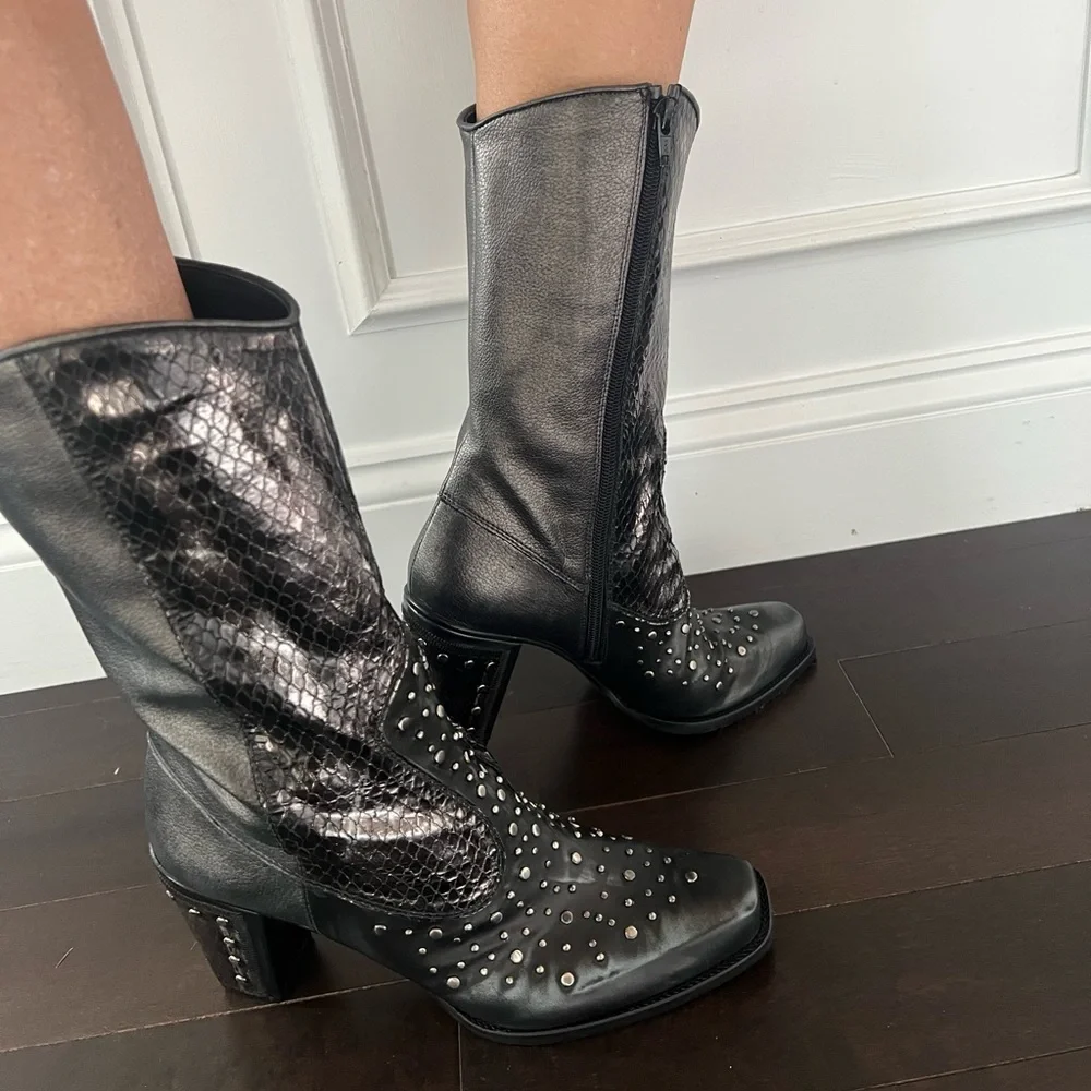 NIB Stuart Weitzman “Hillbilly” pewter metallic croc Leather studded Cowboy Boot - Picture 12 of 16